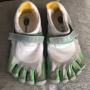 Toe Shoes